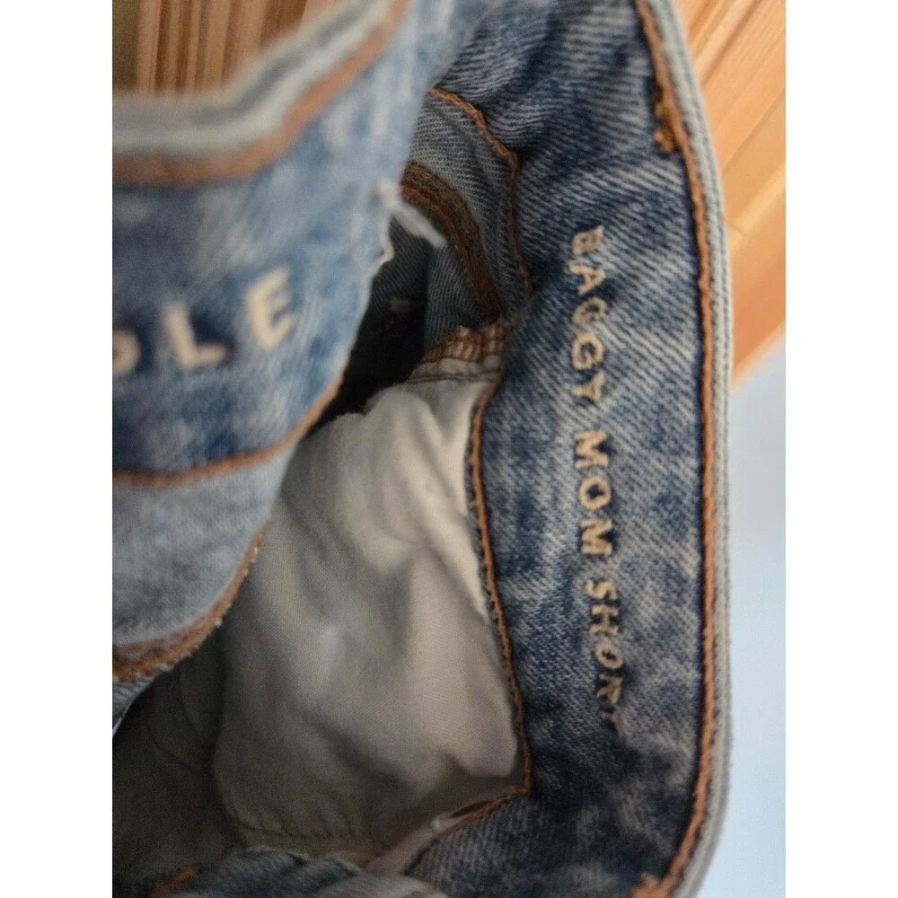 American Eagle Denim Baggy Mom Jean Shorts Light Wash Cutoff Destructed 0
